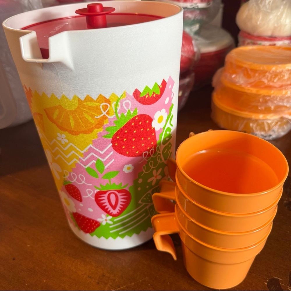 Tupperware Pitcher and Mug Set